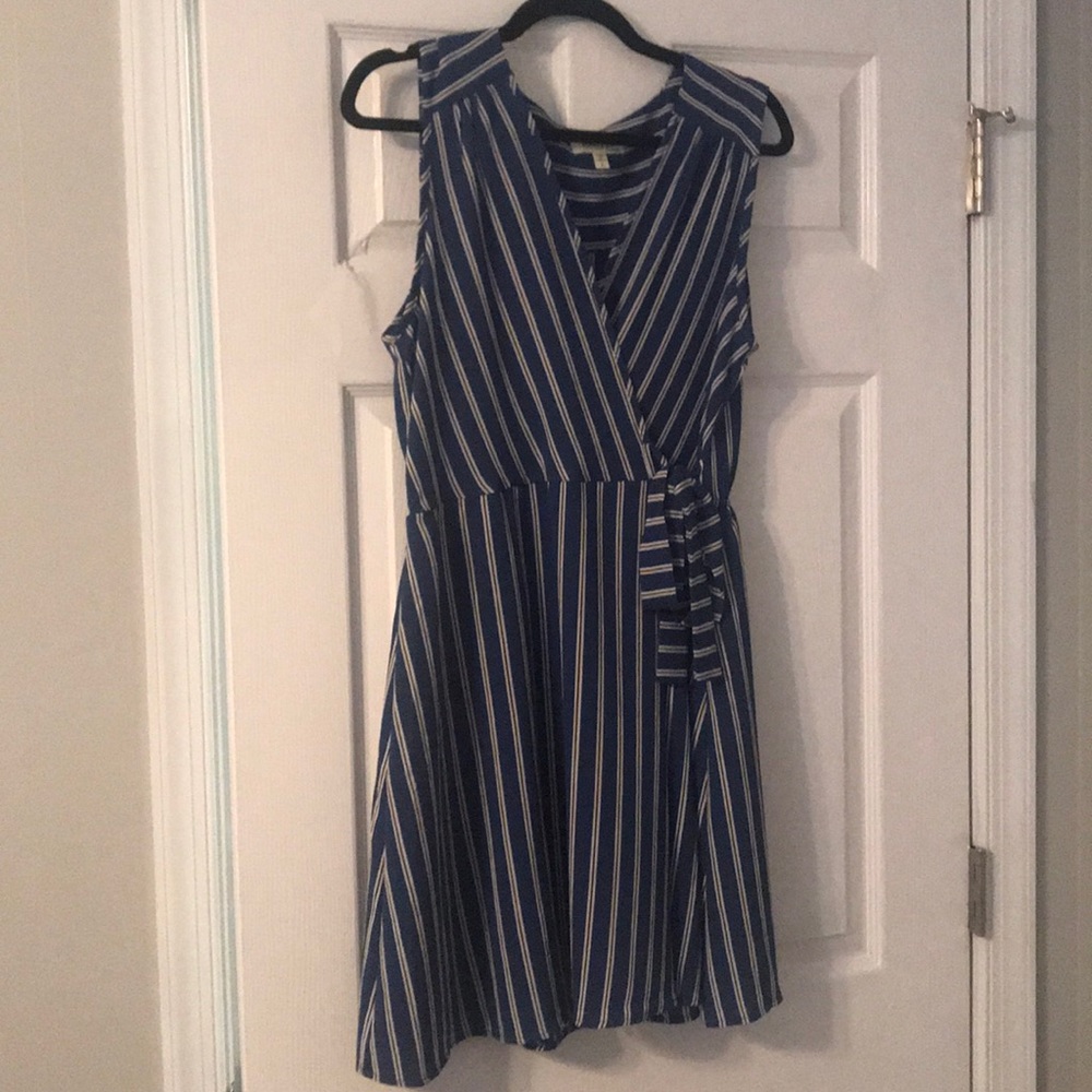 blue and white v neck wrap dress